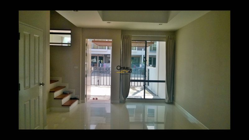 Bangkok Bangchak - Townhouse for Rent [HBKRS1052TP]
