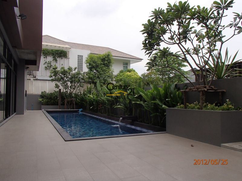 Bangkok Phrom Phong - Beautiful single house for Rent with pool [HBKR1023TP]