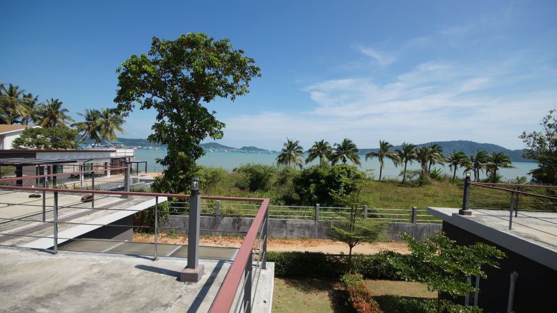 Phuket : Chalong beach front resort for rent