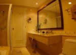 bathroom_master_br